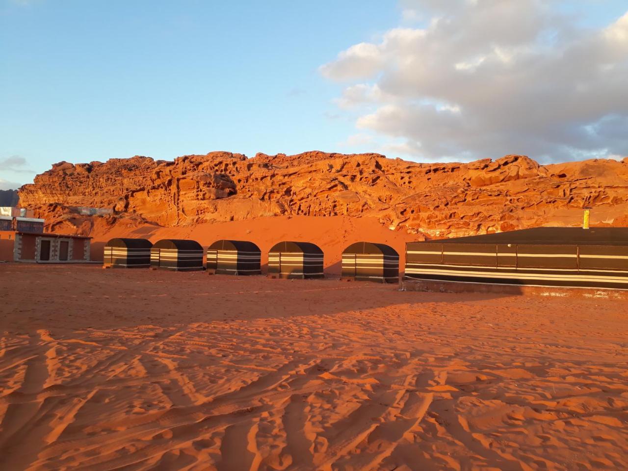 Wadi Rum Candles Camp Екстер'єр фото