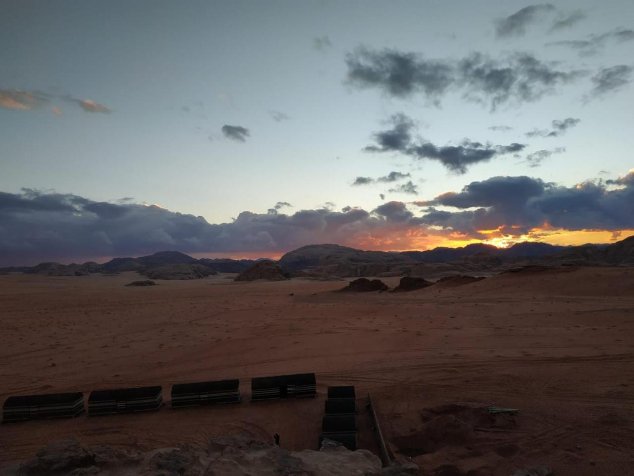 Wadi Rum Candles Camp Екстер'єр фото